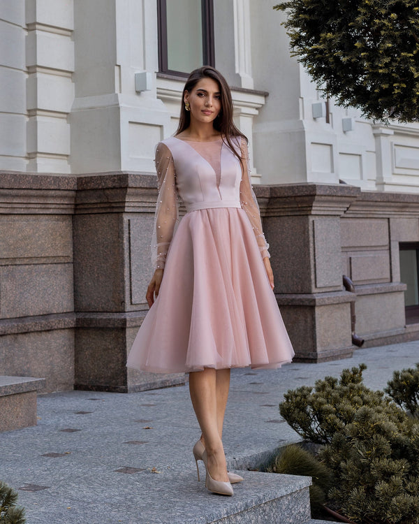 Elegant short occasion dress with pearl sleeves